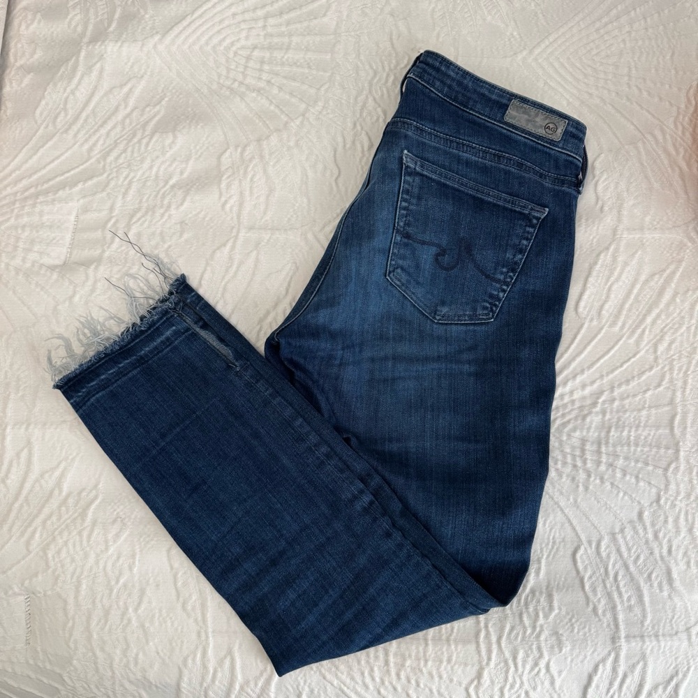 AG Adriano Goldschmied Mid Rise Stevie Jeans Capri